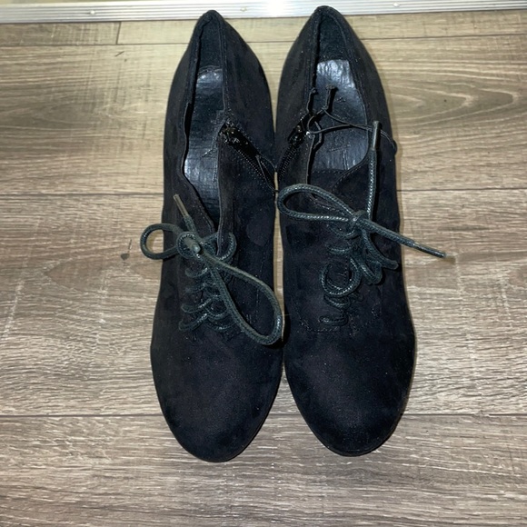 Forever21 booties size 9 NEW - Picture 2 of 6